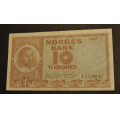 10 kr. 1957 Litra J  * Kv. 1/1-  * Katv. kr. 85 ** - Bilder er sedellen du fr. Vurder fra bilder. / Tore Rimstad: kr.  10,-