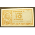 10 kr.1958 L * Kv. 0- * Katv. kr. 570 ** - Bilder er sedellen du fr. Nesten usynlig rliten rift (2 mm) vre marg venstre. Dette er en av to sedler i nr. (bilde 3) rekkeflge. Den andre legges ogs ut og er i kv. 0. Vurder fra bilder. IKKE SALR. / Tore Rimstad: kr.  300,-