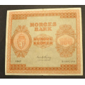 100 kr. 1947 B * Kv.1 * Katv. kr. 2200 ** - Bilder er sedellen du fr. Ganske ubetydelig liten rift i midtbrett. Vurder ogs fra bilder. / Tore Rimstad: kr.  700,-